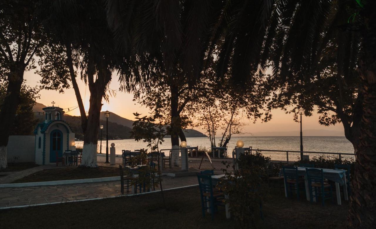 Vournelis Hotel Limenas  Buitenkant foto